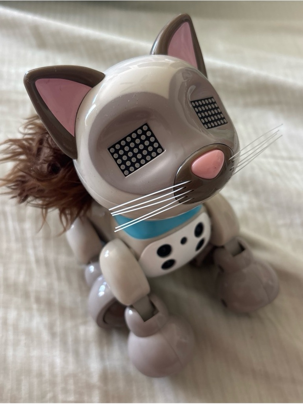 Zoomer Meowzies interactive robot kitten
